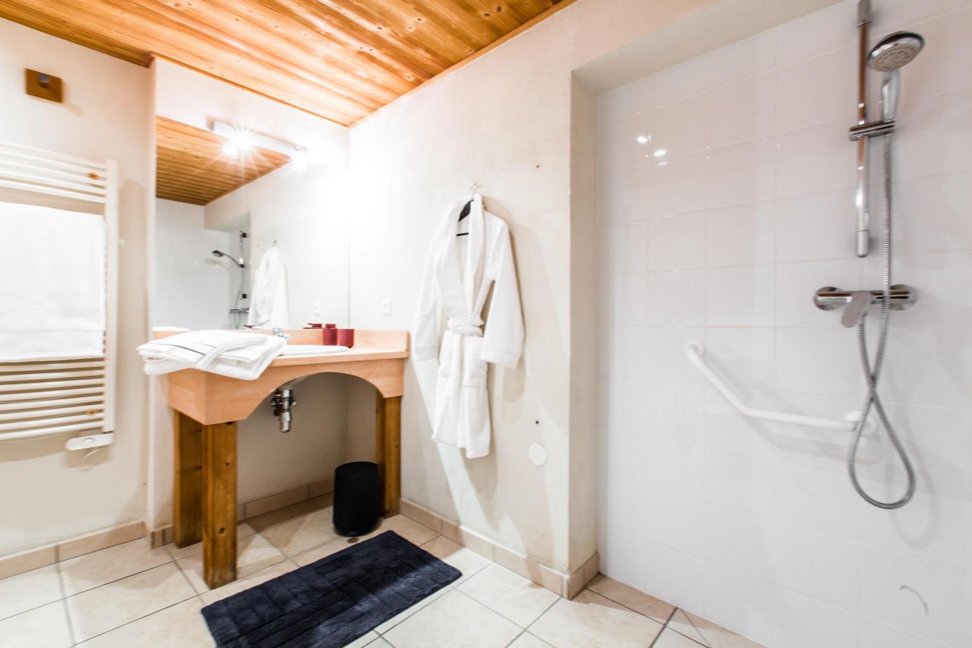 Residence La Chaumiere Ле-Же Номер фото